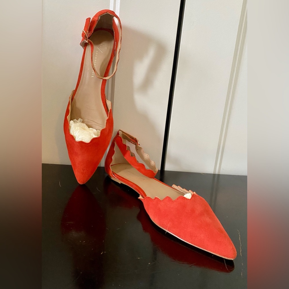 ANTHROPOLOGIE Red suede flats with scalloped detail and ankle straps. - Picture 2 of 7